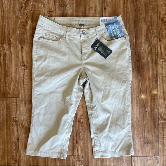 NATURAL REFLECTIONS Women’s Campside Safari Tan Soft Stretch Capri Pants Size 10 - Picture 1 of 9